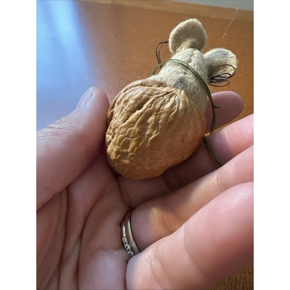 Vtg Set Of 2 Mouse In Shell Handmade Christmas Ornaments Felt Walnut Vtg Fabric‎